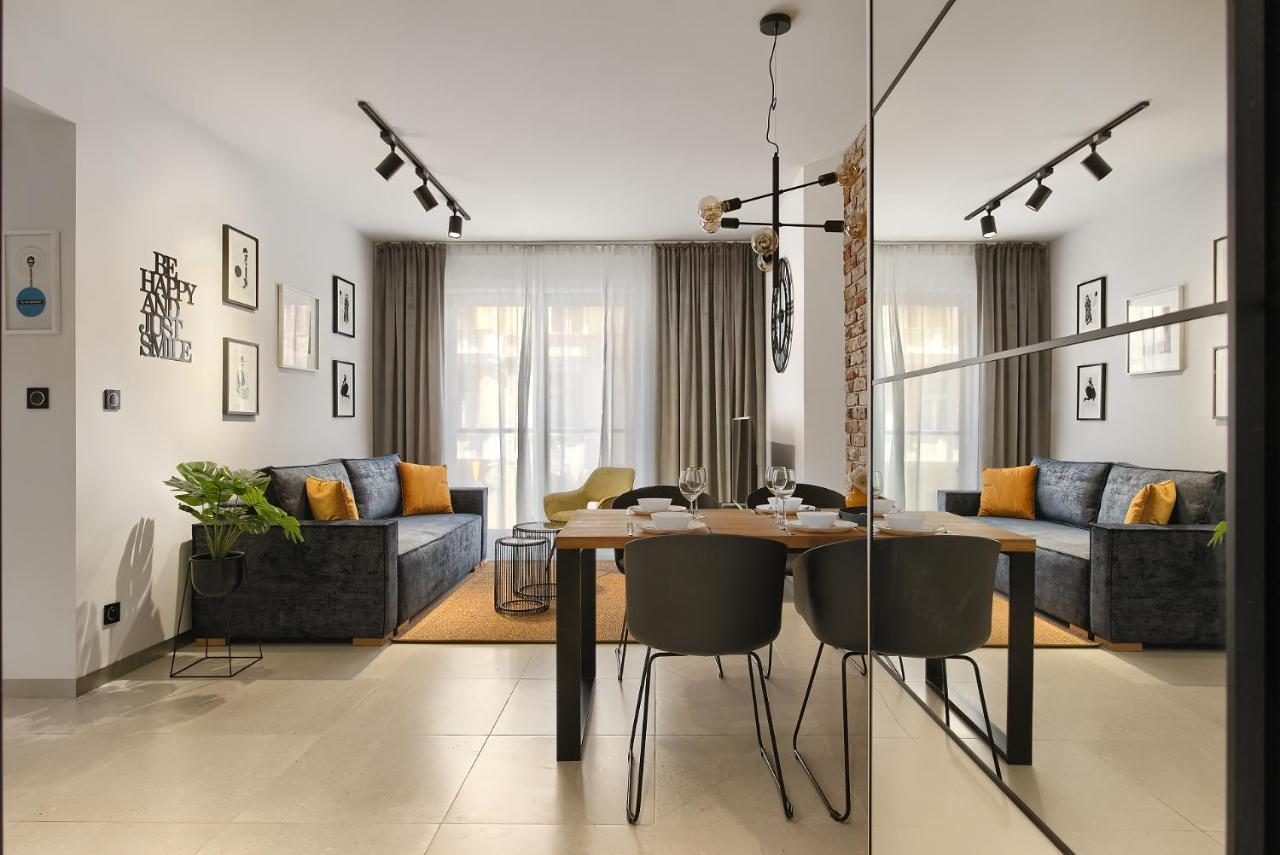Elite Parking By Impero Apartment Poznan